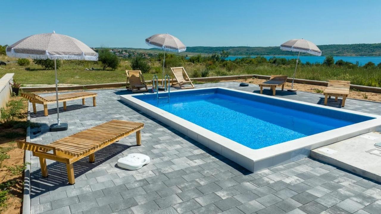 Family Friendly Apartments With A Swimming Pool Rtina - Stosici, Zadar - 21450 Екстериор снимка